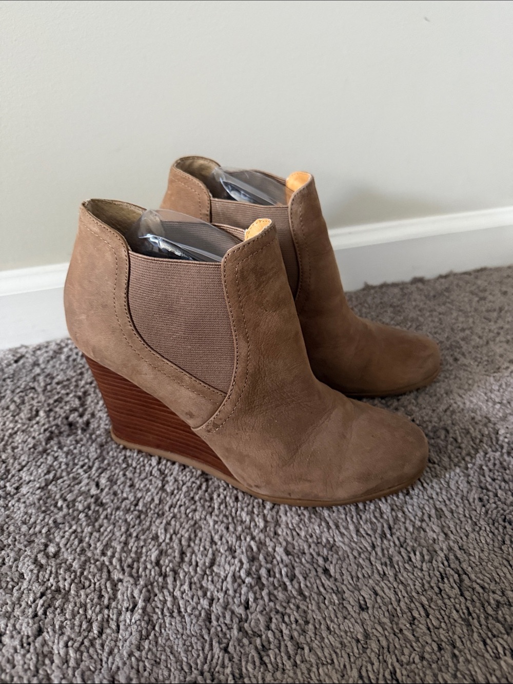 Audrey Brooke wedge Booties 9.5